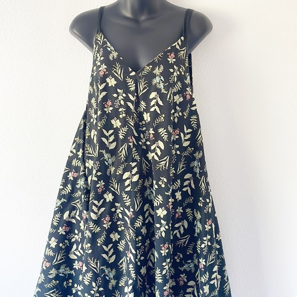 Conifer Dress Size Small - Picture 6 of 15